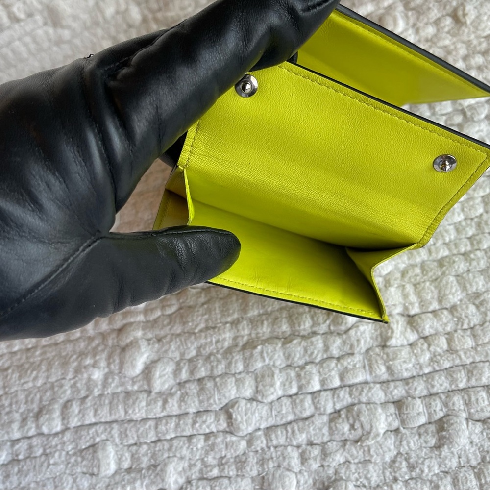 2019 Louis Vuitton Jaune Taigarama Discovery Mini Trifold Wallet - Picture 11 of 16